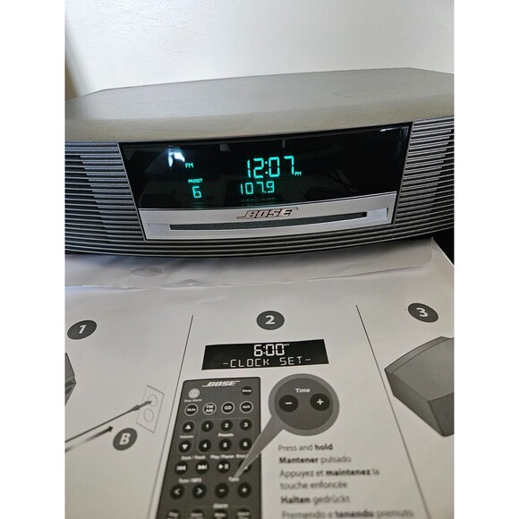 Bose Wave Music System CD Player AM/FM Radio - includes iPhone docking station - Picture 7 of 10